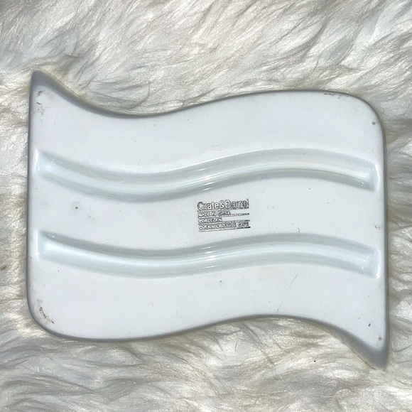 Crate&Barrel appetizer dish set - Picture 4 of 7